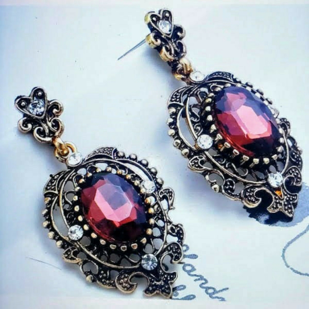 Amitht Chrystal Rhinestone Earrings Gothique